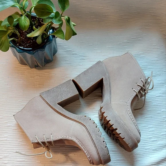 Lucky Brand Cream Lace-Up Ankle Booties Size 6.5 - Picture 6 of 10